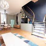 Stylish Duplex In Paris\' Center
