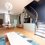 Stylish Duplex In Paris\' Center