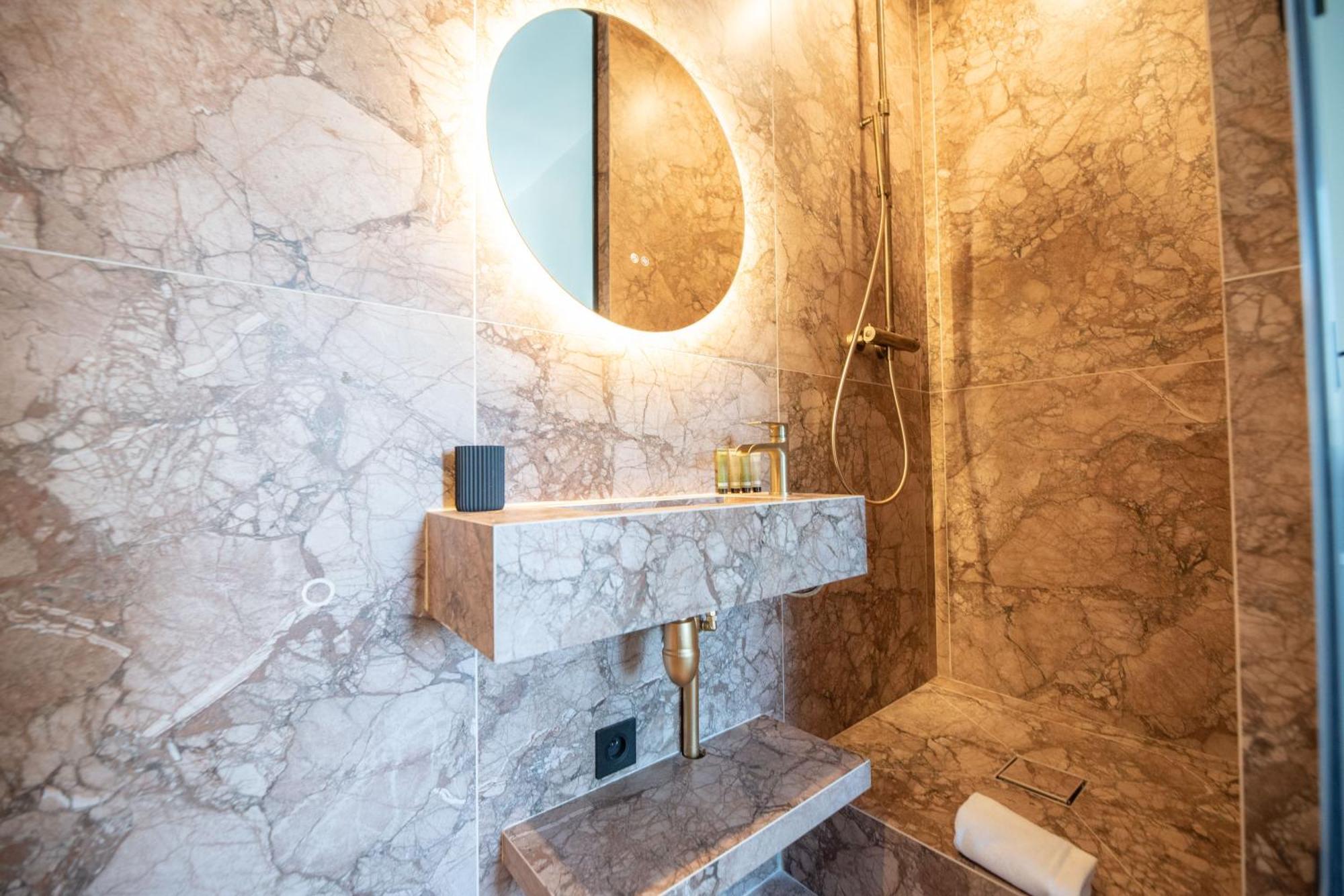 Stylish Duplex In Paris' Center *
