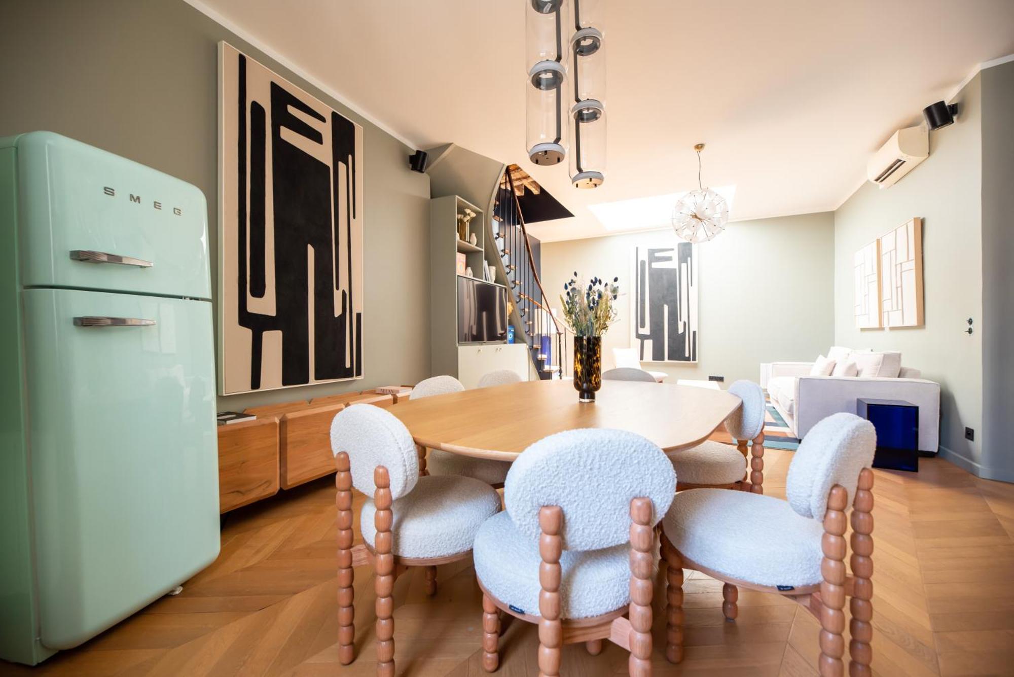 Stylish Duplex In Paris' Center
