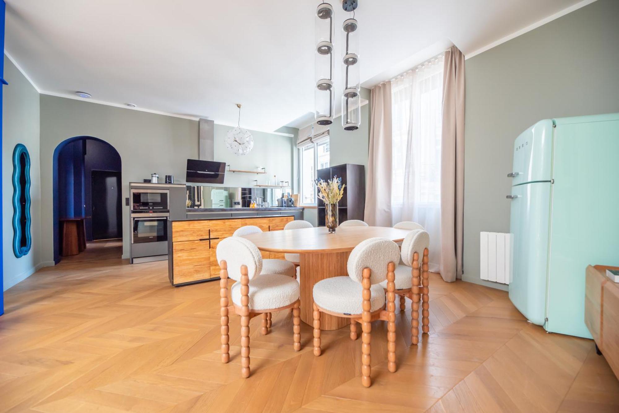 Stylish Duplex In Paris' Center Paris